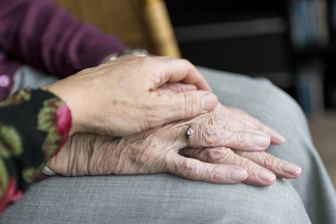 Senior couple using tablet in Montgomery — illustrating this Medicare guide