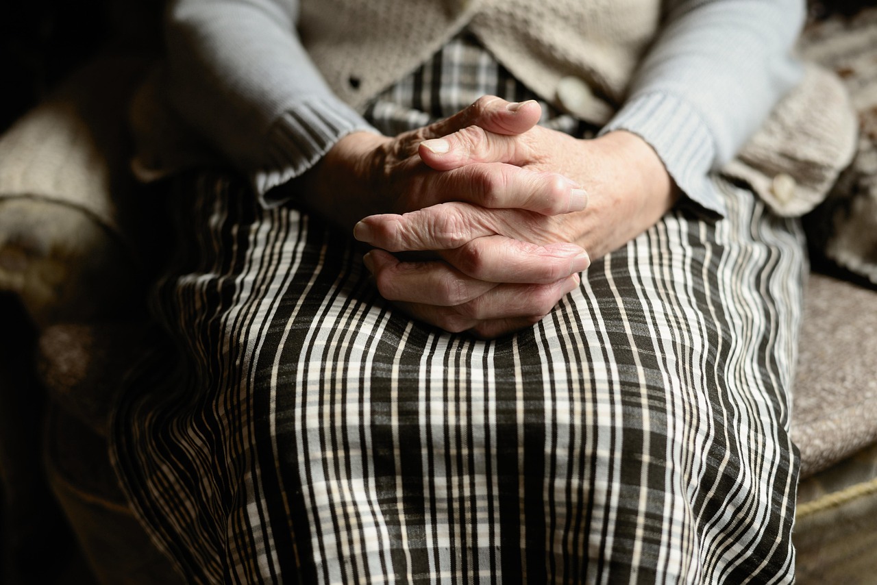Happy senior couple at home — illustrating this Medicare guide